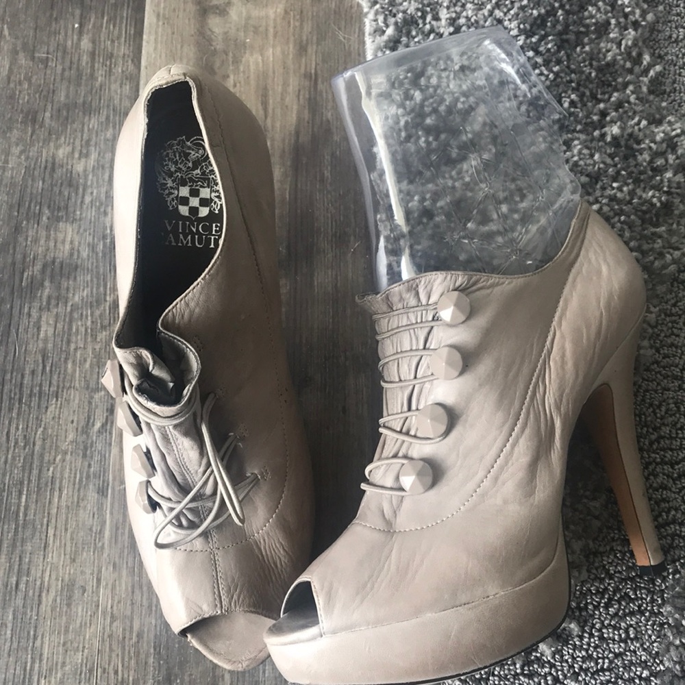 Shoes - Picture 5 of 6